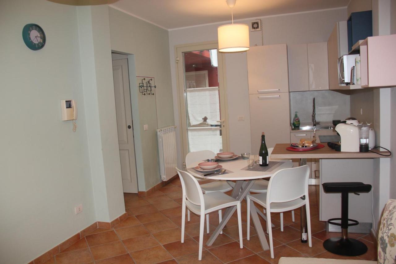 דירות לוקה Casa Lucia Private Car Or Motorcycle Park מראה חיצוני תמונה